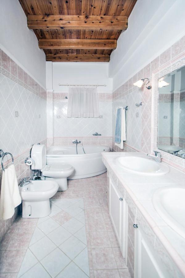 Villa Victoria Corfu Ágios Matthaíos Bagian luar foto